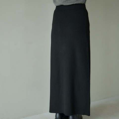 レディース　ニットスカート（田中里奈）