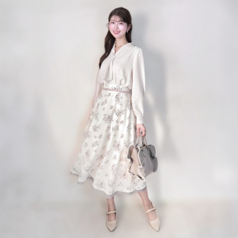 レディース　花柄フレアスカート（門脇伶奈）