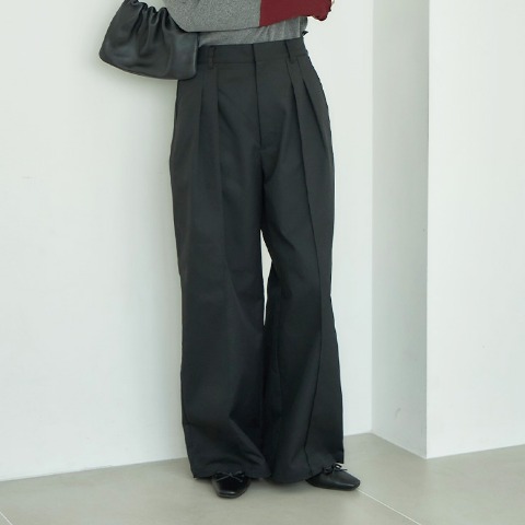 レディース　ワイドパンツ（田中里奈）