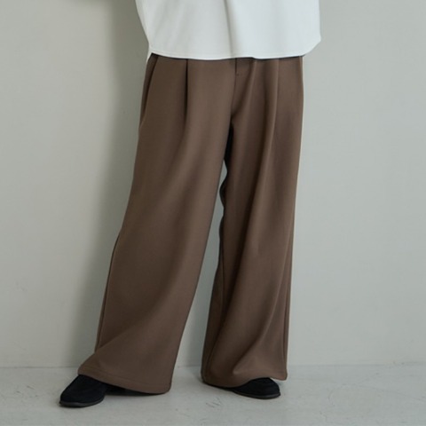 レディース　ワイドパンツ（田中里奈）