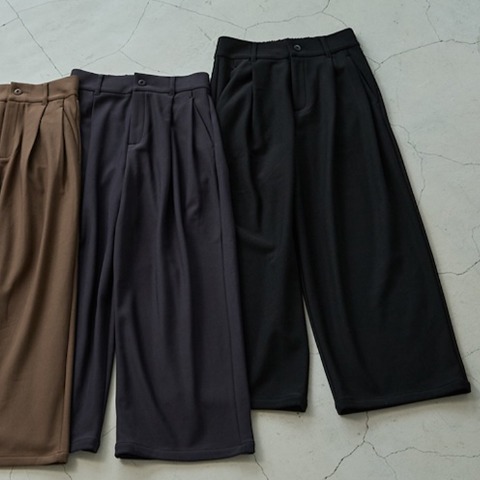 レディース　ワイドパンツ（田中里奈）