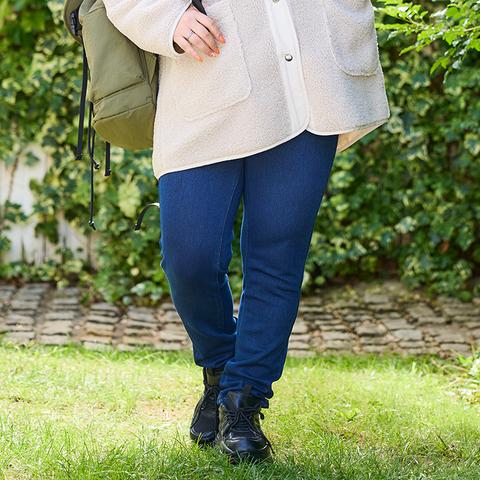 レディース　スキニーパンツ（おかだゆり）