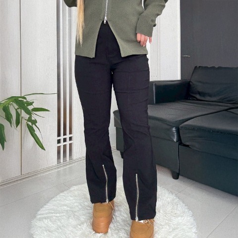 レディース　セミフレアパンツ（メリー）