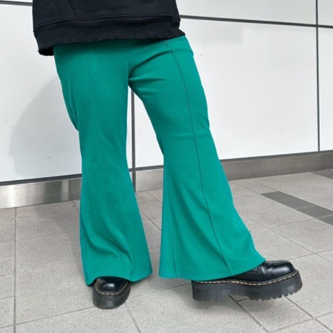 レディース　フレアパンツ（ちゃんゆり）