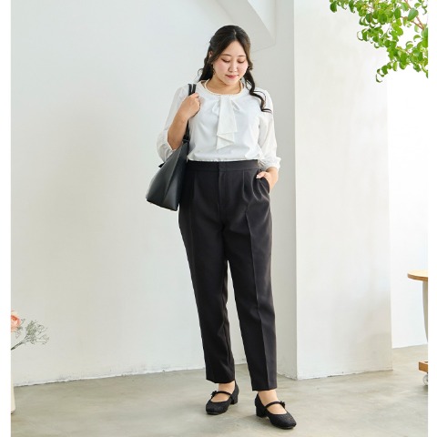 レディース　テーパードパンツ（Runa）