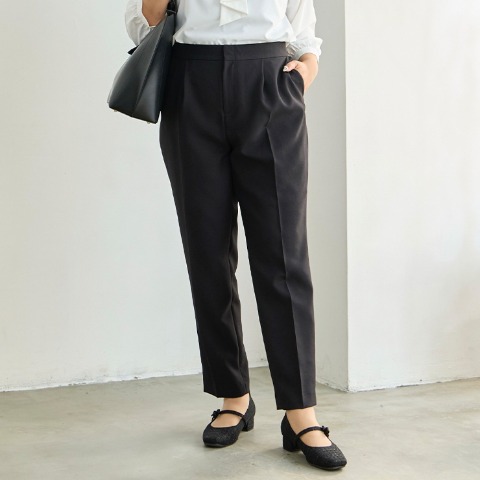 レディース　テーパードパンツ（Runa）