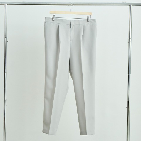 レディース　テーパードパンツ（Runa）