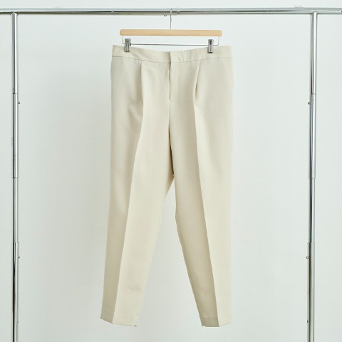 レディース　テーパードパンツ（Runa）