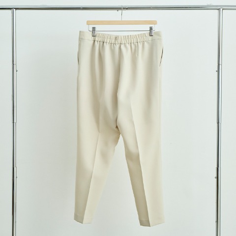 レディース　テーパードパンツ（Runa）