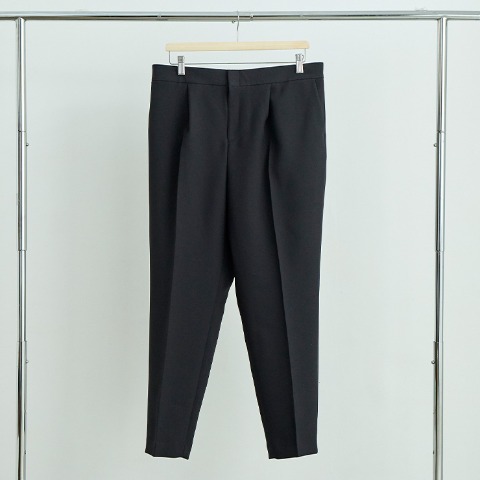 レディース　テーパードパンツ（Runa）