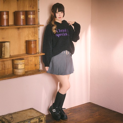 レディース　ピンストライププリーツスカート（きゅるりんってしてみて）