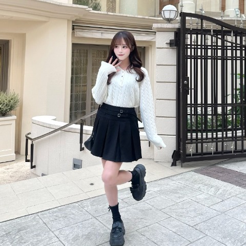 レディース　ダブルベルトデザインプリーツミニスカート（さやぽん）