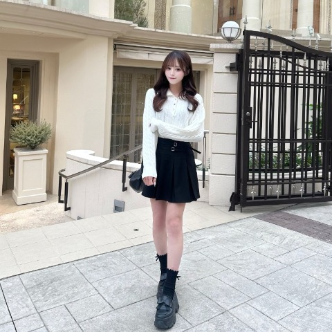 レディース　ダブルベルトデザインプリーツミニスカート（さやぽん）