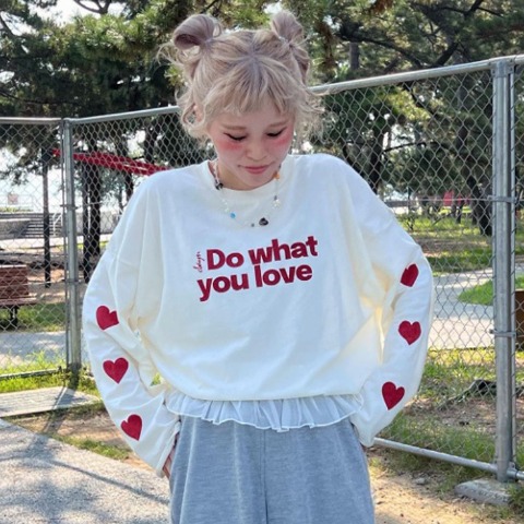 レディース　ゆったりシルエットハートロゴプルオーバー（ayano）