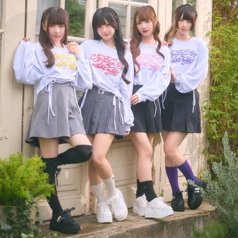 レディース　メンバーカラープルオーバー（きゅるりんってしてみて）