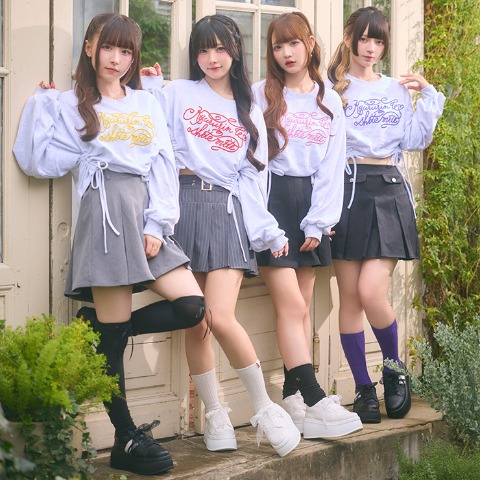 レディース　メンバーカラープルオーバー（きゅるりんってしてみて）