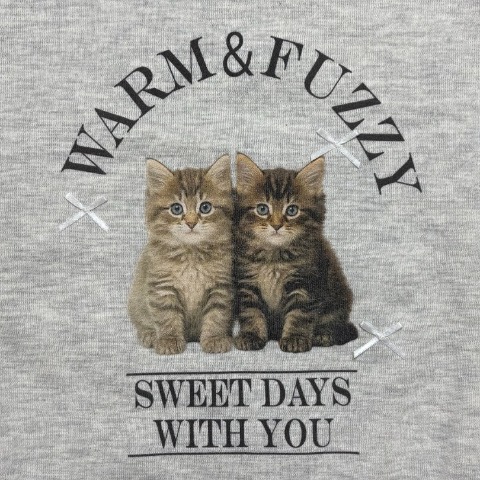 レディース　ネコプリントリボン刺繍プルオーバー（ERIKA）