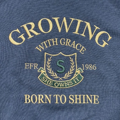 レディース　襟付きロゴ刺繍プルオーバー（ERIKA）