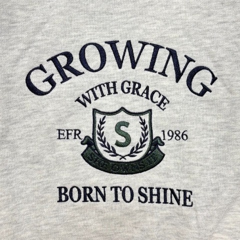 レディース　襟付きロゴ刺繍プルオーバー（ERIKA）