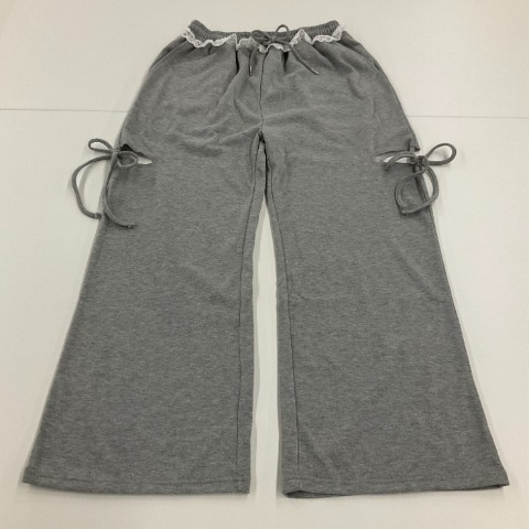 レディース　サイドカットラメスウェットパンツ（きゅるりんってしてみて）