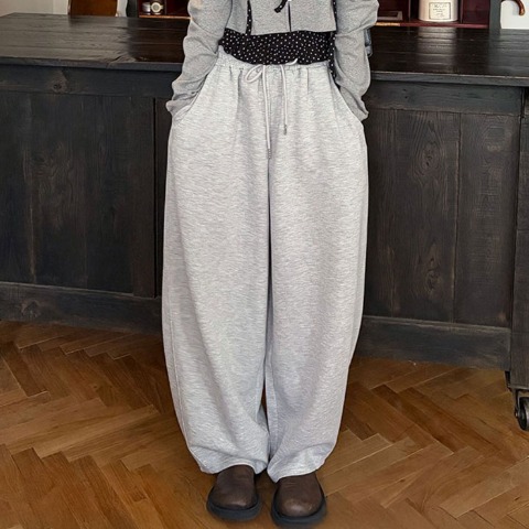 レディース　ラメダンボールボリュームスウェットパンツ（ハニカム）