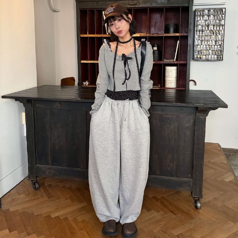 レディース　ラメダンボールボリュームスウェットパンツ（ハニカム）