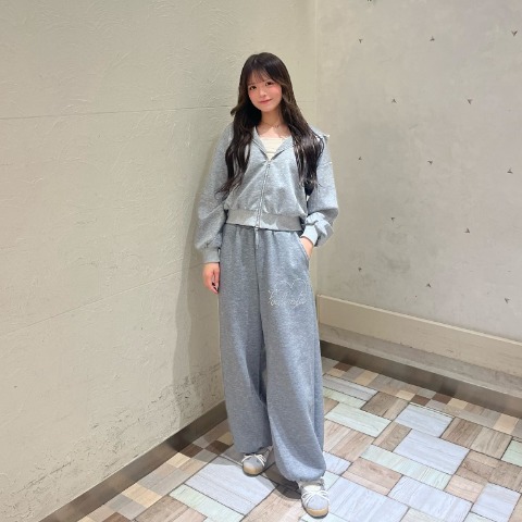 レディース　ラインストーンロゴスウェットパンツ（桃華姉妹）