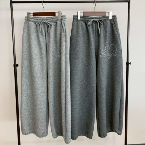 レディース　ラインストーンロゴスウェットパンツ（桃華姉妹）