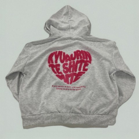 レディース　ハートロゴジップパーカ（きゅるりんってしてみて）