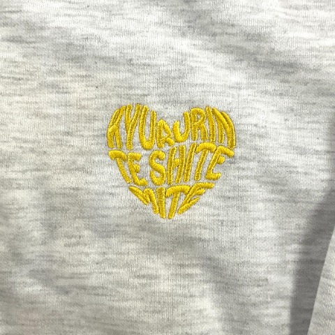 レディース　ハートロゴジップパーカ（きゅるりんってしてみて）