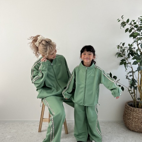 レディース　花柄ラインカラートラックジャケット（ayano）