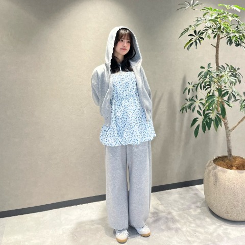 レディース　フードレースダンボールパーカ（桃華姉妹）