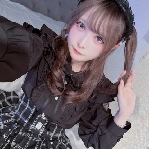 レディース　ボウタイリボン付きフリルブラウス（サノカナメ）