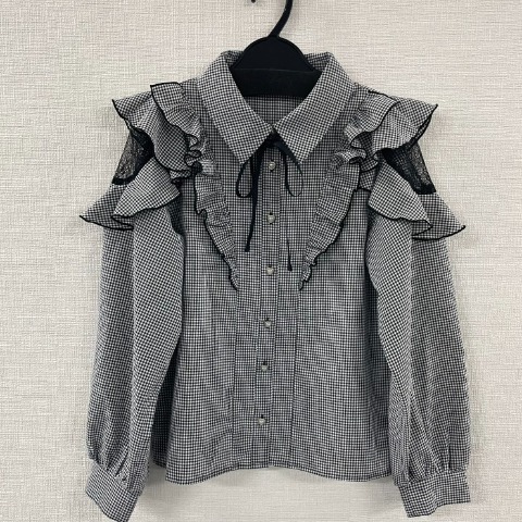 レディース　ボウタイリボン付きフリルブラウス（サノカナメ）