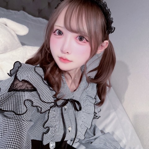 レディース　ボウタイリボン付きフリルブラウス（サノカナメ）