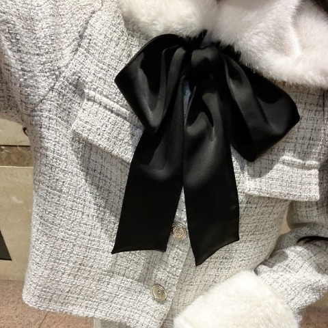 レディース　ティペット付きツイード調ノーカラージャケット（nako）