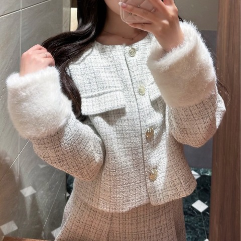 レディース　ティペット付きツイード調ノーカラージャケット（nako）