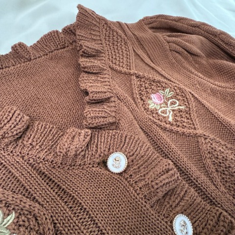 レディース　バラ刺繍ニットカーディガン(愛野えり)