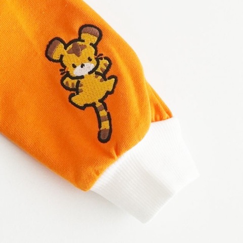 ベビー　ロンパース（70-80cm・ポチャッコ）