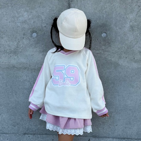 ベビー　トレーナー（90・100cm・Barbie）