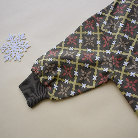 ベビー　トレーナー（80～100cm・moffy stella）