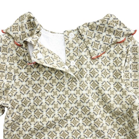 ベビー　襟フリル総柄トップス（90・100cm・JUO/airi）