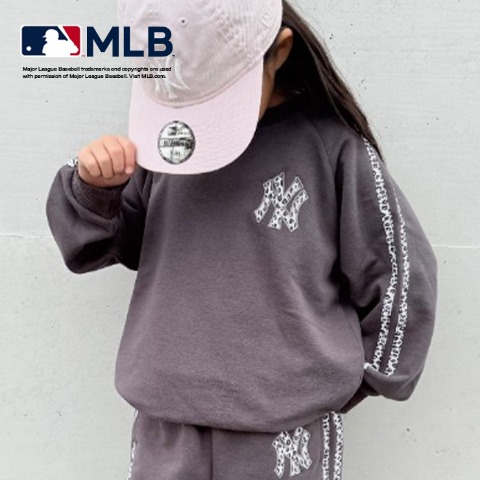 ベビー　トレーナー（90・100cm・MLB）