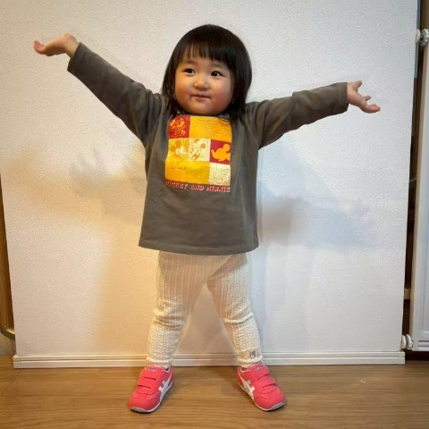 ベビー　長袖トップス（90･100cm・RELA.）