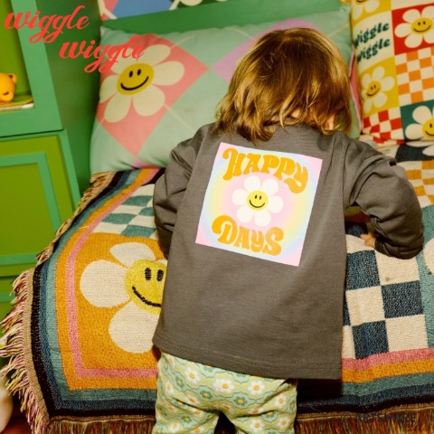 ベビー　長袖Tシャツ（90・100cm・wiggle wiggle）