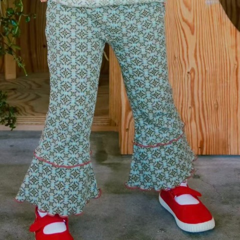 ベビー　総柄メロウフレアレギンス（90・100cm・JUO/airi）