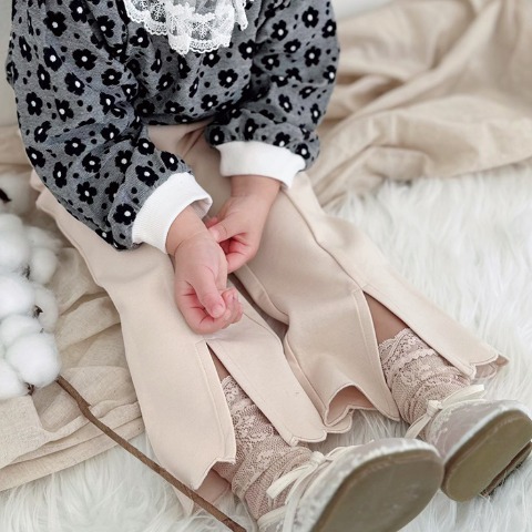 ベビー　ボトムス（90・100cm・リサママ）