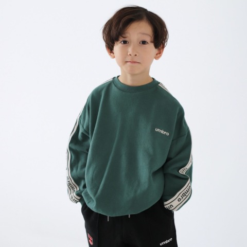 キッズ　トレーナー（140cm～170cm・UMBRO）
