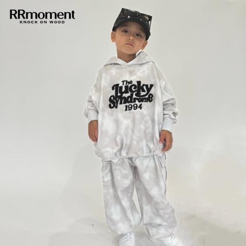 キッズ　フード付きトレーナー（140～160cm・RRmoment）