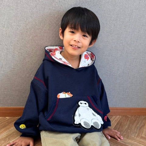 キッズ　パーカ（140・150cm・LITTC）